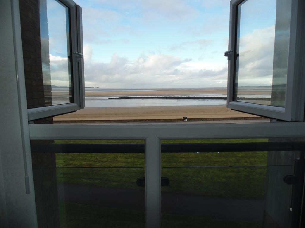 Awel Y Mor Appartement Llanelli Buitenkant foto