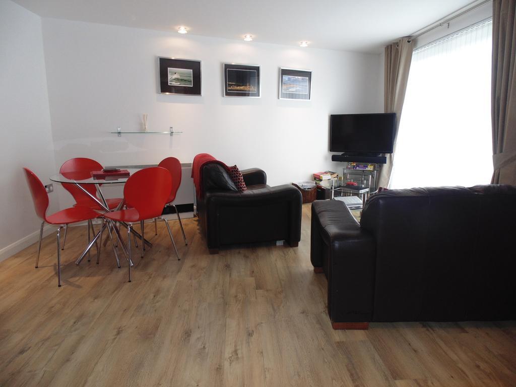 Awel Y Mor Appartement Llanelli Buitenkant foto